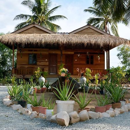 Fish Island Bungalows Kampot Exterior foto