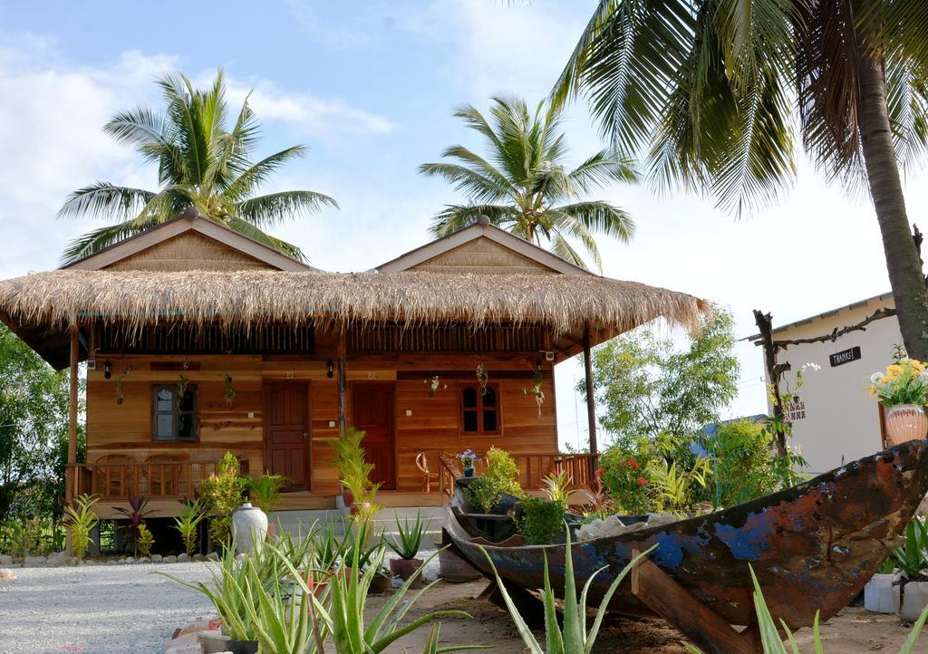 Fish Island Bungalows Kampot Exterior foto