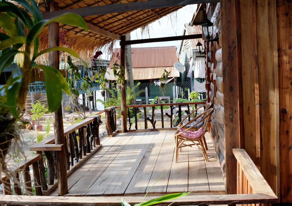 Fish Island Bungalows Kampot Exterior foto