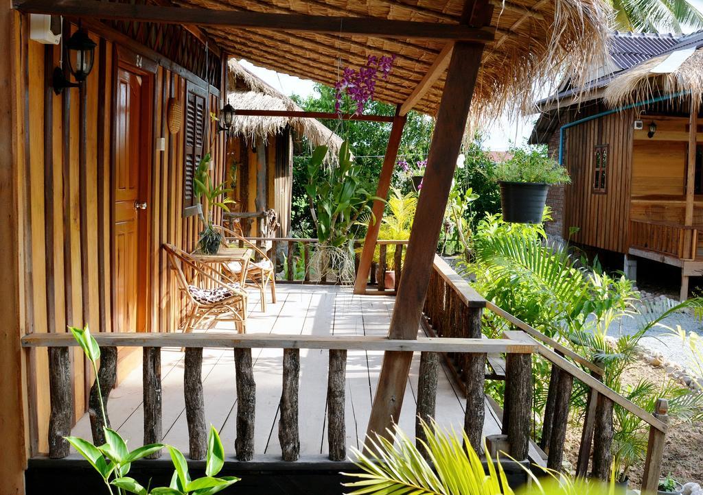 Fish Island Bungalows Kampot Exterior foto