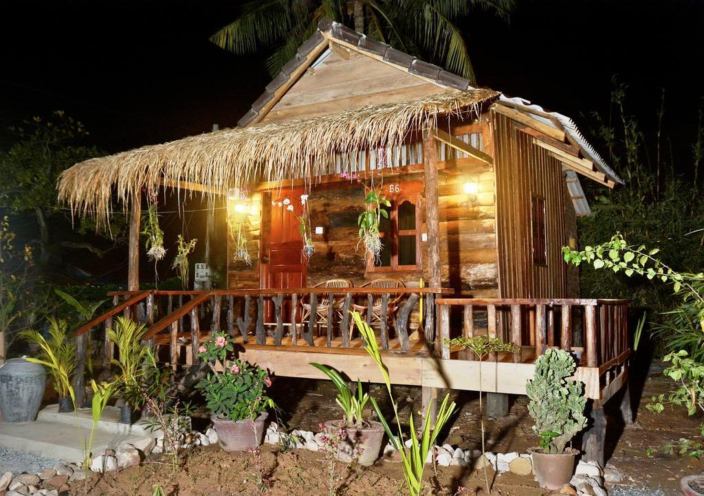 Fish Island Bungalows Kampot Exterior foto