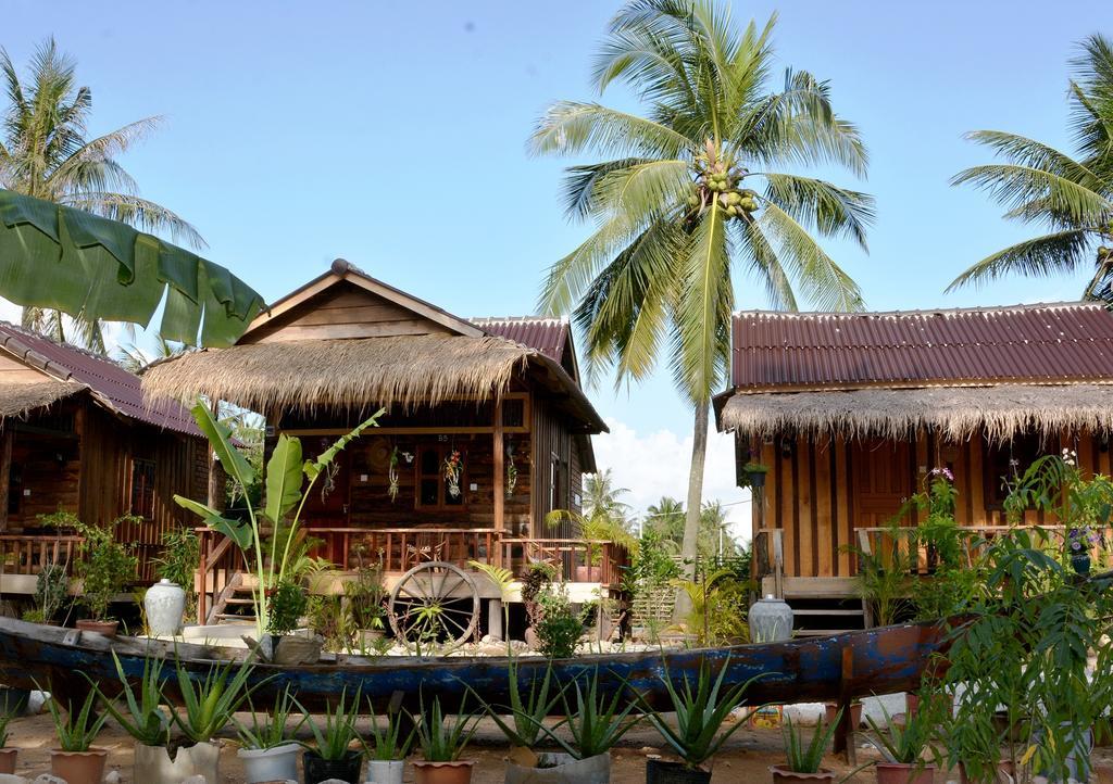 Fish Island Bungalows Kampot Exterior foto