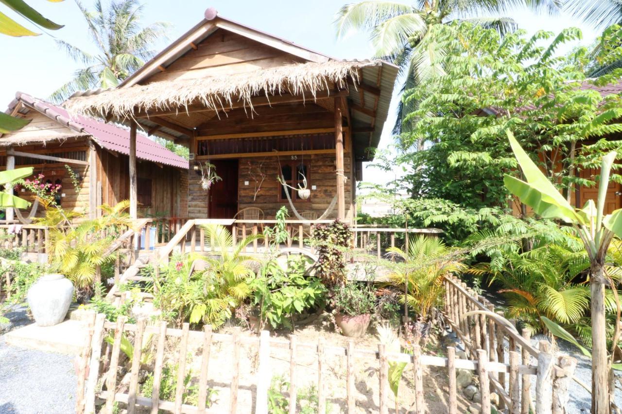 Fish Island Bungalows Kampot Exterior foto